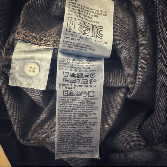 Levi's Barstow Western Shirt (Size S, 34-36) - Picture 9 of 10